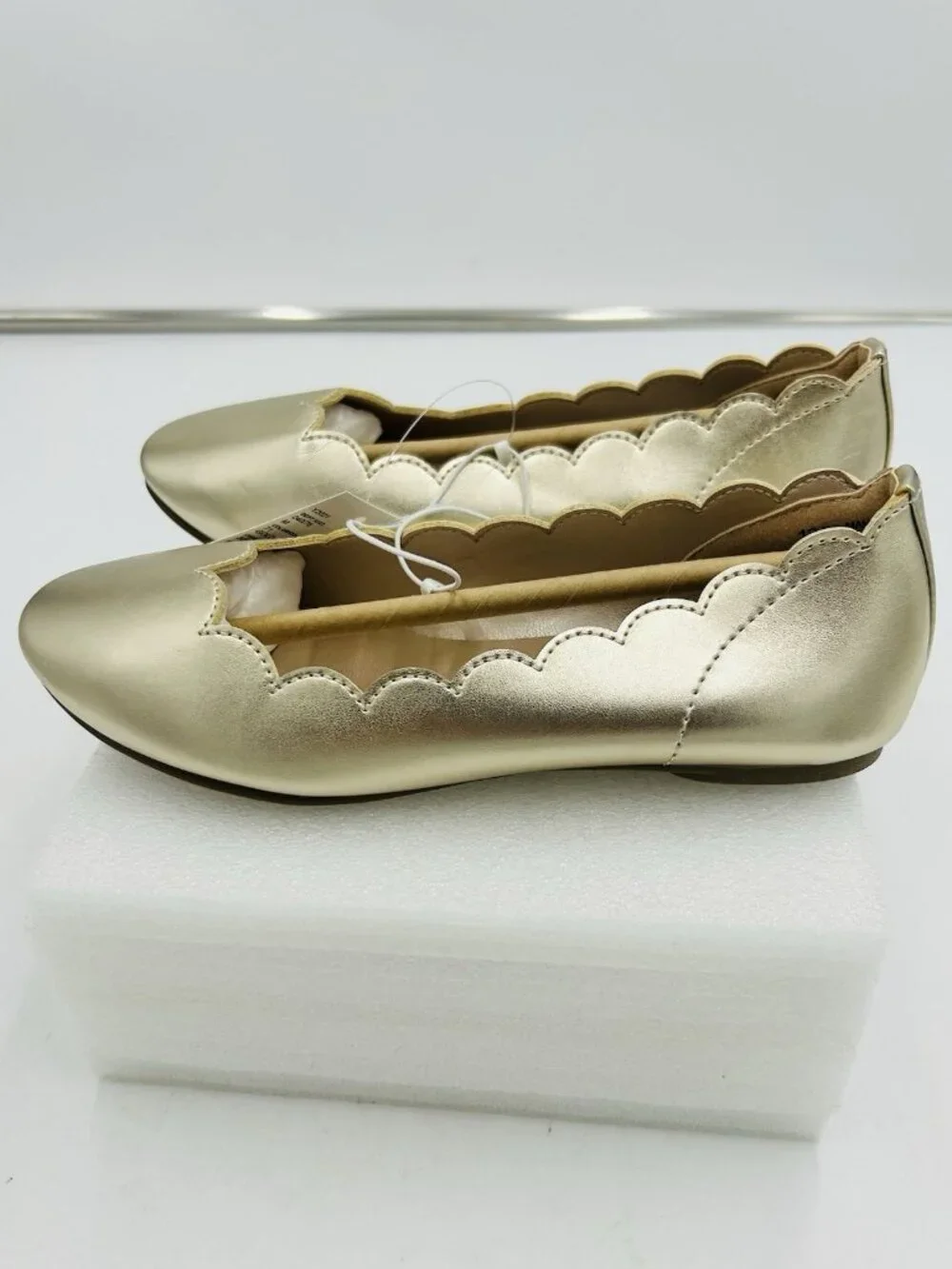 Children's Place Gold Ballet Flats Big Girl's Size 13 Scalloped Edge Shoes NEW